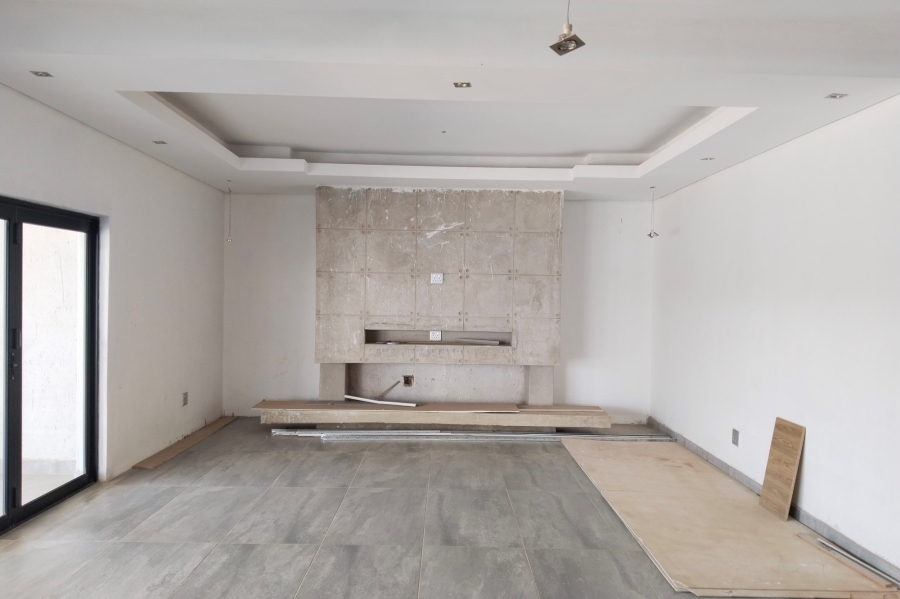 7 Bedroom Property for Sale in Gateway Manor North West